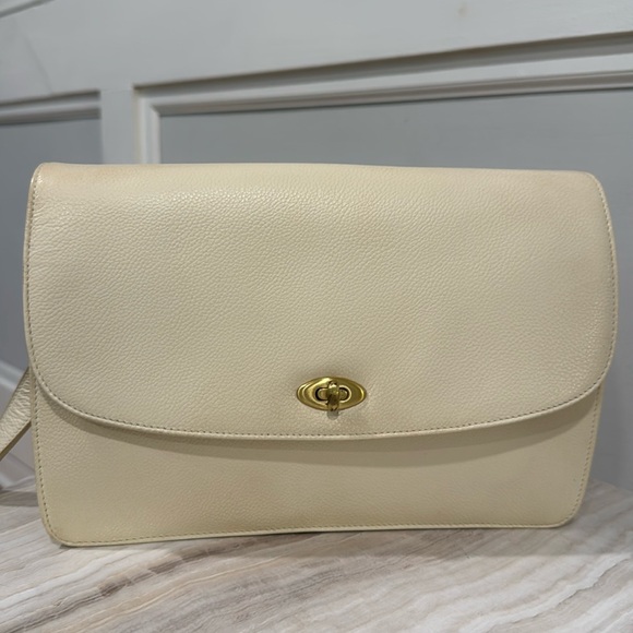 Coach Bag Vintage 90’s Cream Leather Crossbody Bag with Gold Turnlock - Picture 3 of 17